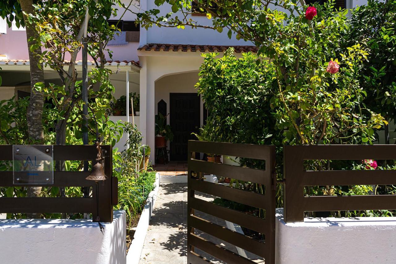 Familia Brito Hotel Porches  Buitenkant foto